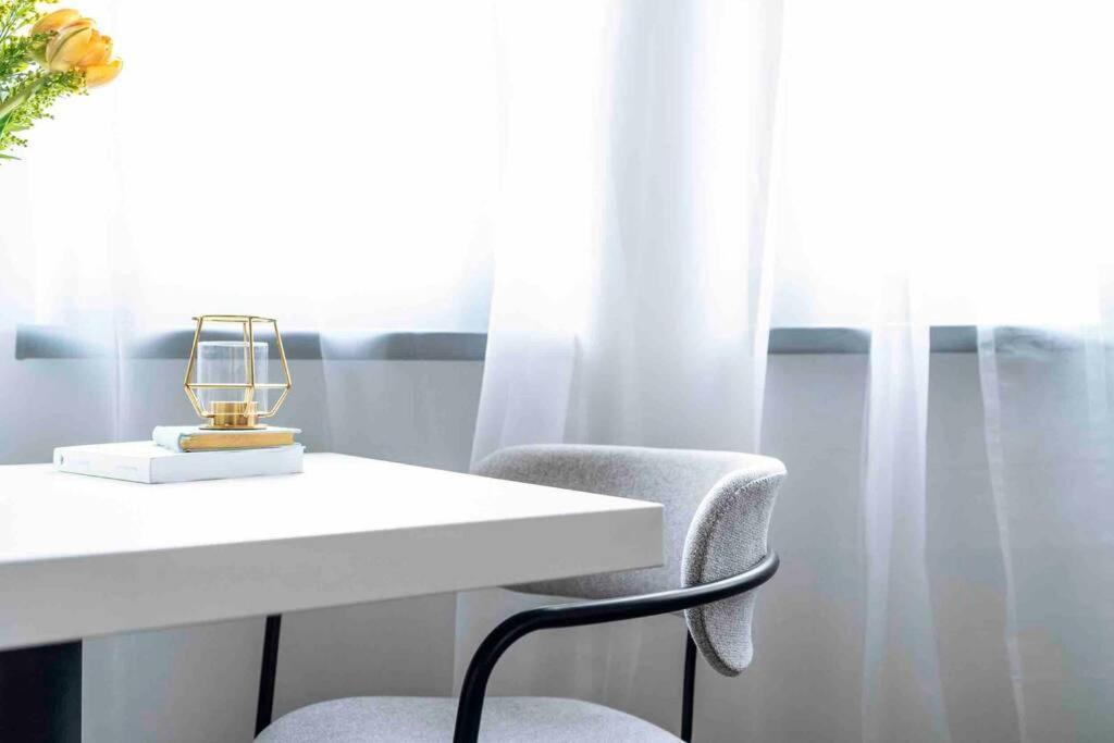Beautiful Studio - Top Location - Netflix บูคาเรสต์ ภายนอก รูปภาพ