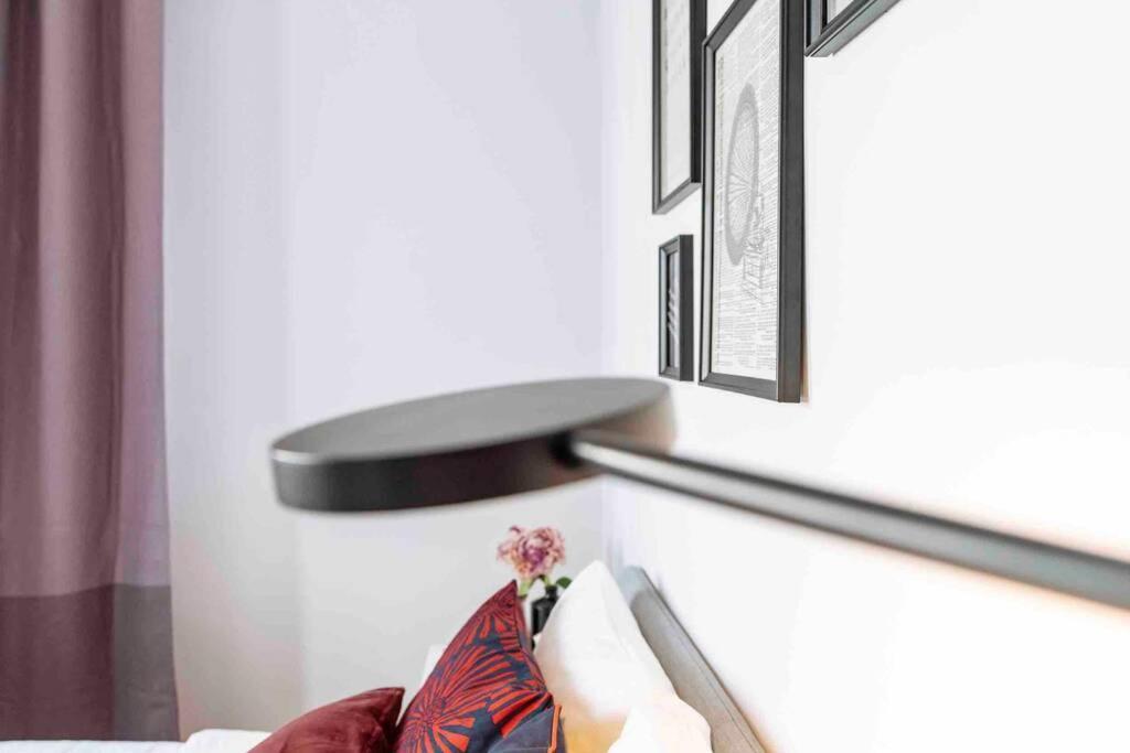 Beautiful Studio - Top Location - Netflix บูคาเรสต์ ภายนอก รูปภาพ
