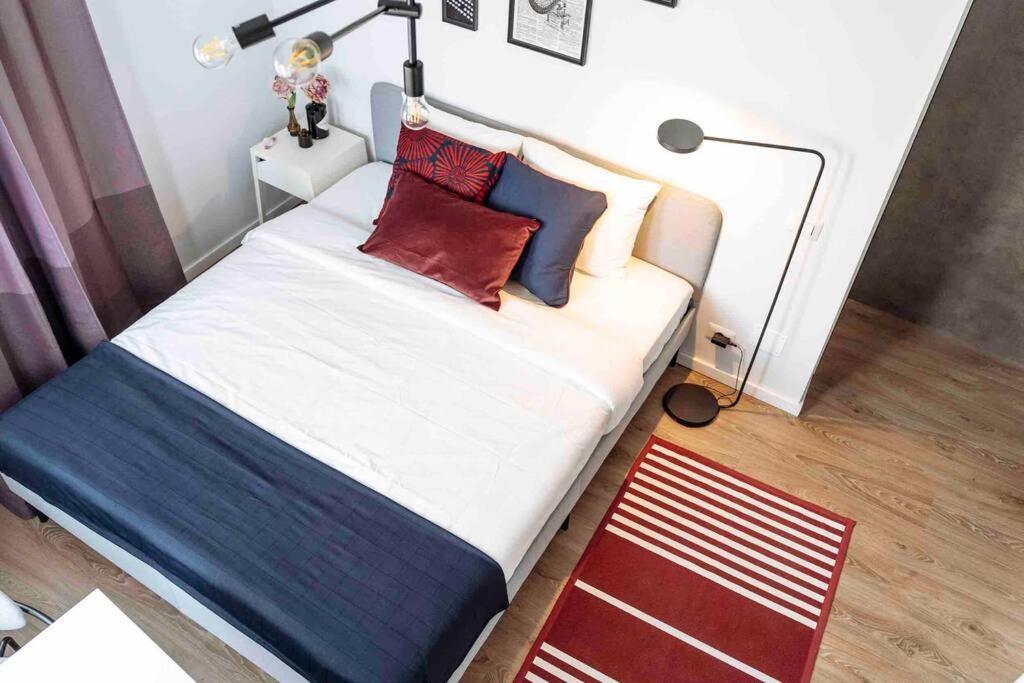 Beautiful Studio - Top Location - Netflix บูคาเรสต์ ภายนอก รูปภาพ